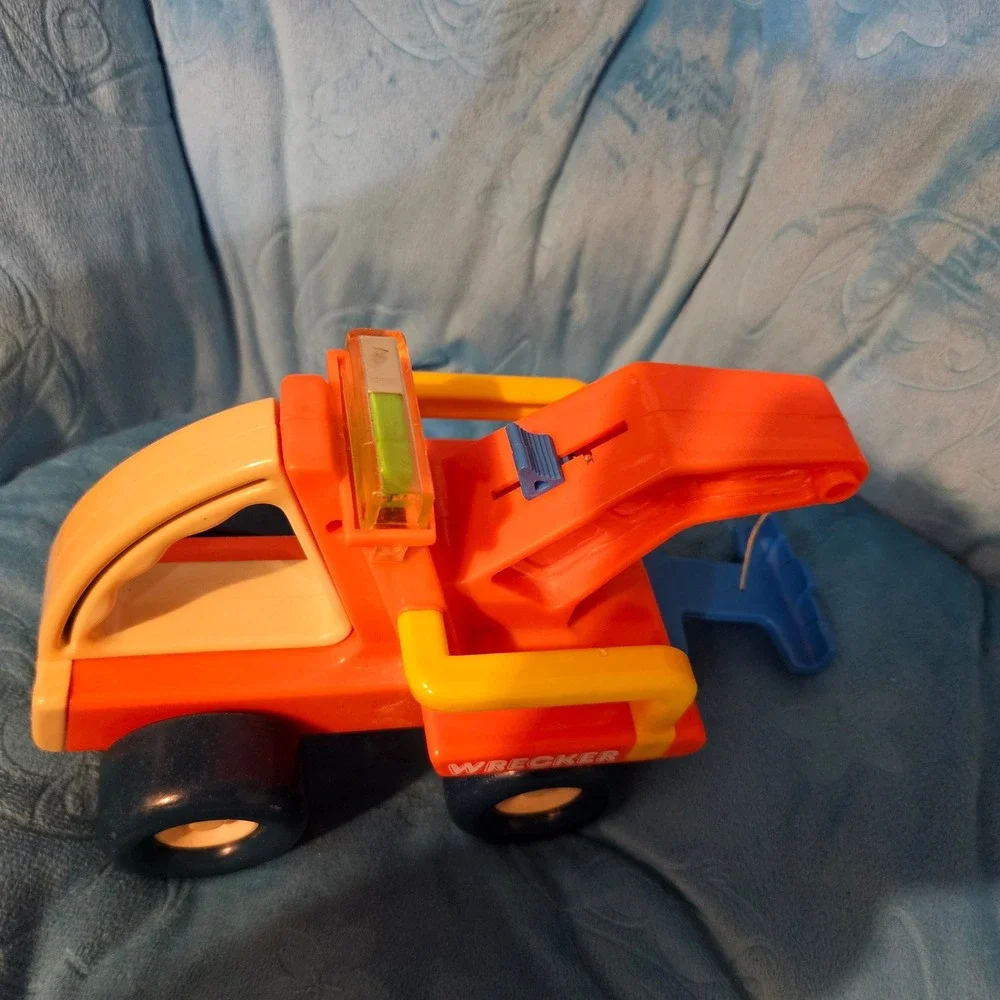 Vintage Buddy L Mack WRECKER Tow Truck Toy Car Orange Plastic‎ Toy for Kids